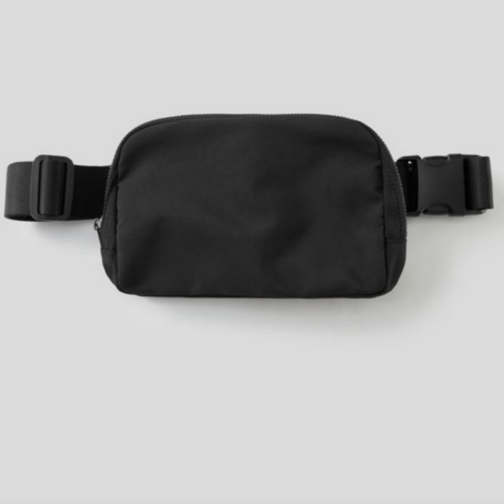NWT‎ 90's casual waist bag fanny pack in black